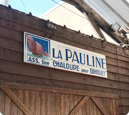 image du hangar où stationne le bateau appelé "La Pauline" à Daouet
